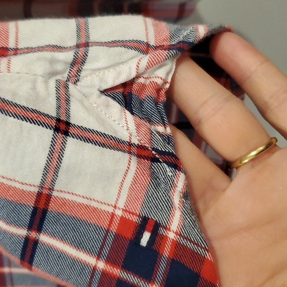 Tommy Hilfiger Plaid Shirt  Roll up Sleeve Blouse  Size S - Picture 3 of 5